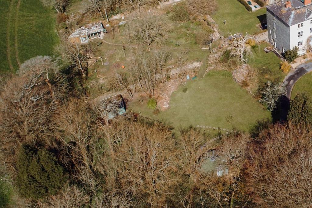 The Roundhouse - Unique Space Nestled In The Trees Begelly Luaran gambar